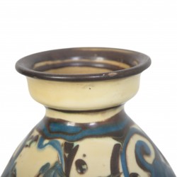 Herman A. Kähler. Vase af matglaseret lertøj.