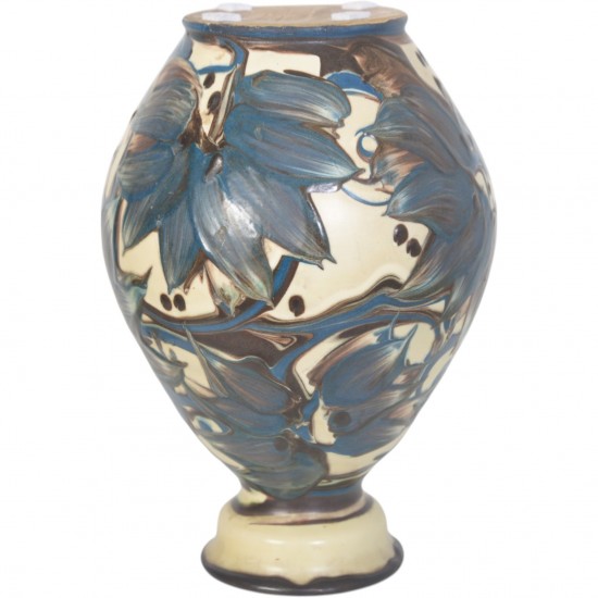 Herman A. Kähler. Vase af matglaseret lertøj.