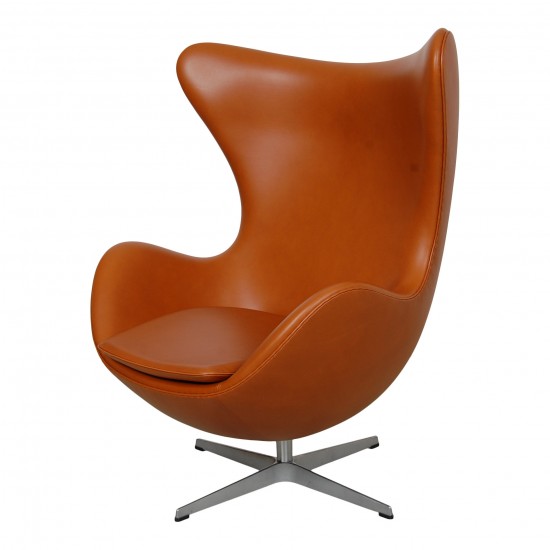 Arne Jacobsen Ægget nypolstret i Walnut anilin læder