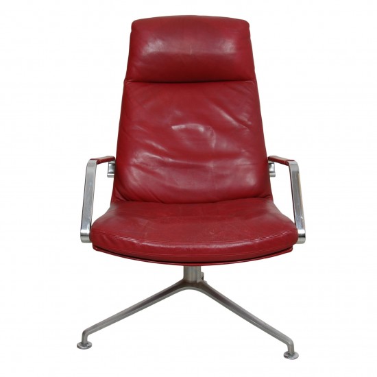 Jørgen Kastholm lounge chair in red leather with patina