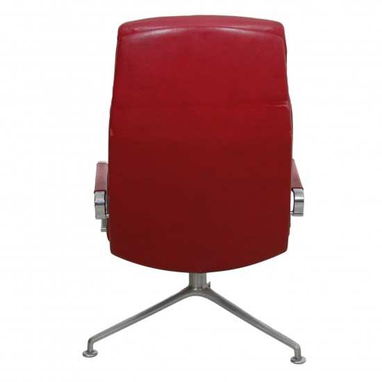 Jørgen Kastholm lounge chair in red leather with patina