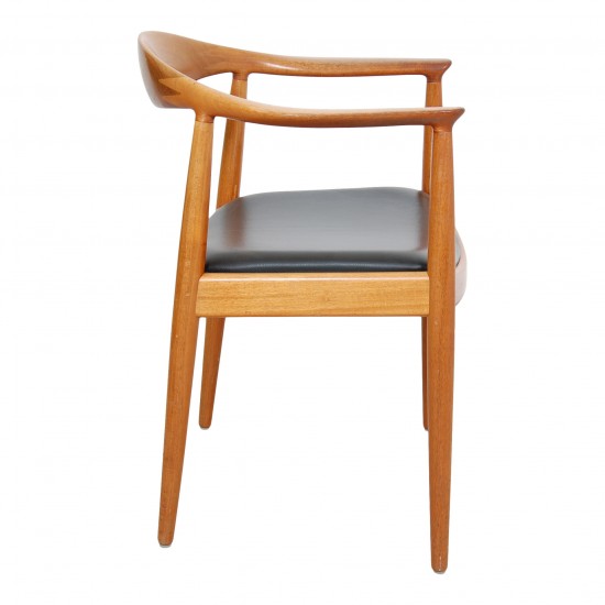 Hans Wegner the chair, Mahogany and black leather