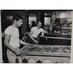 Jean-Paul Belmondo Original pressfotos from the movie Breatless (About de souffle)(1960) 2stk