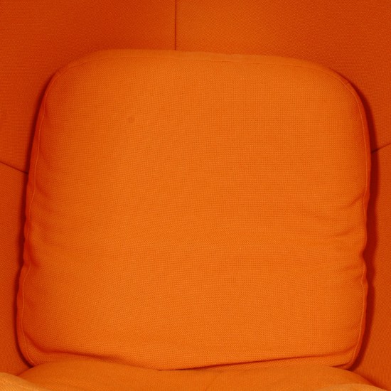 Eero Aarino Ball chair in Orange Hallingdal fabric