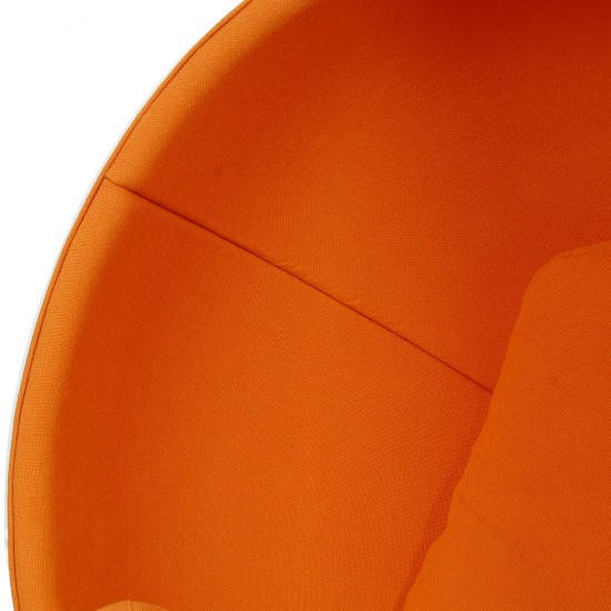 Eero Aarino Ball chair in Orange Hallingdal fabric