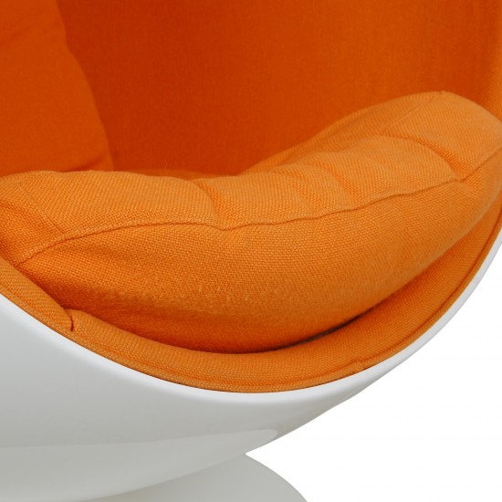 Eero Aarino Ball chair in Orange Hallingdal fabric