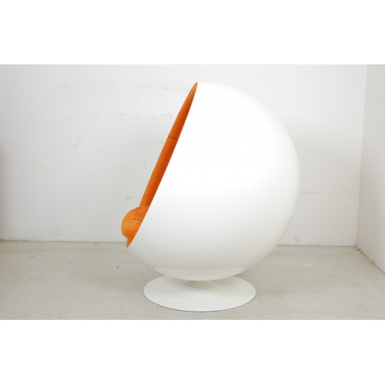 Eero Aarino Ball chair i Orange Hallingdal stof