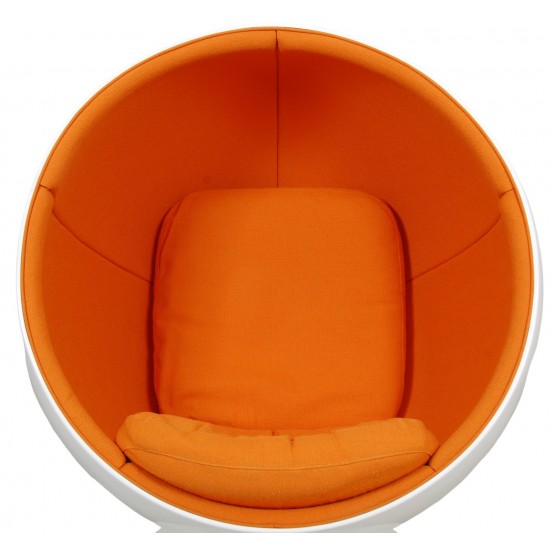 Eero Aarino Ball chair in Orange Hallingdal fabric