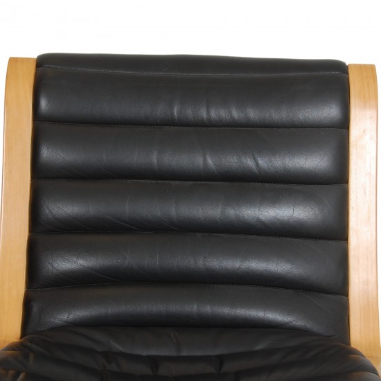 Hvidt og Mølgaard Ax loungestol i sort læder