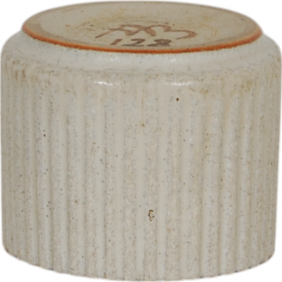 Arne Bang Stentøj beige vase med riflet design H: 5,5 