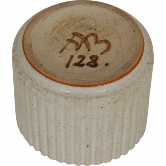 Arne Bang Stentøj beige vase med riflet design H: 5,5 
