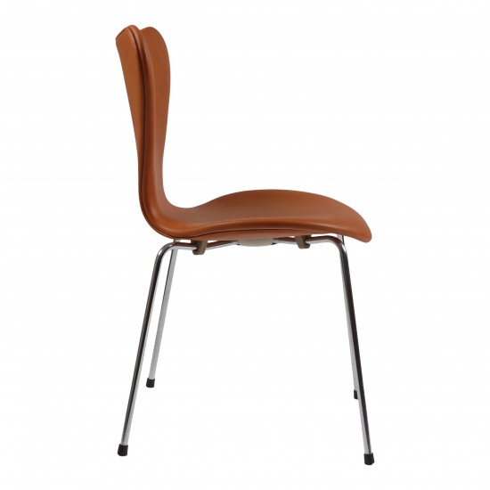 Arne Jacobsen seven chair, 3107, newly upholstered with cognac classic leather