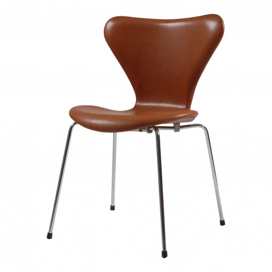 Arne Jacobsen syver stol, 3107, nypolstret i mokka anilin læder