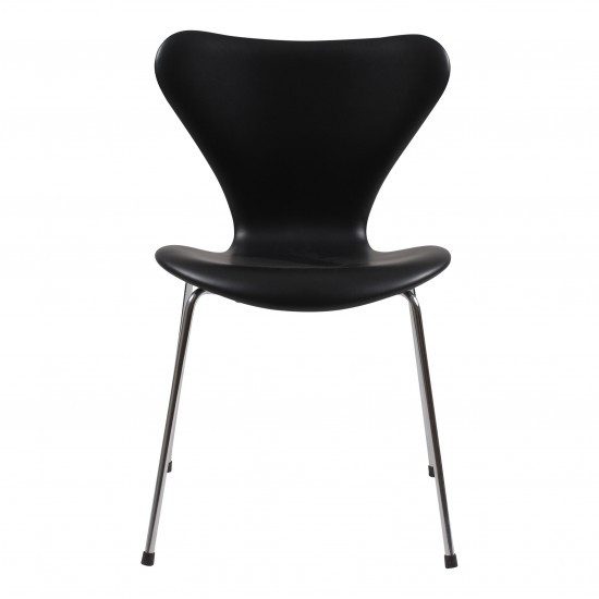 Arne Jacobsen syver stol, 3107, nypolstret i sort classic læder