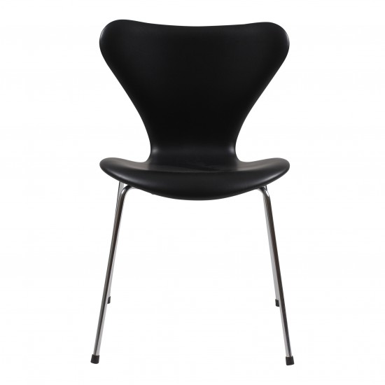 Arne Jacobsen seven chair, 3107, newly upholstered with black classic leather