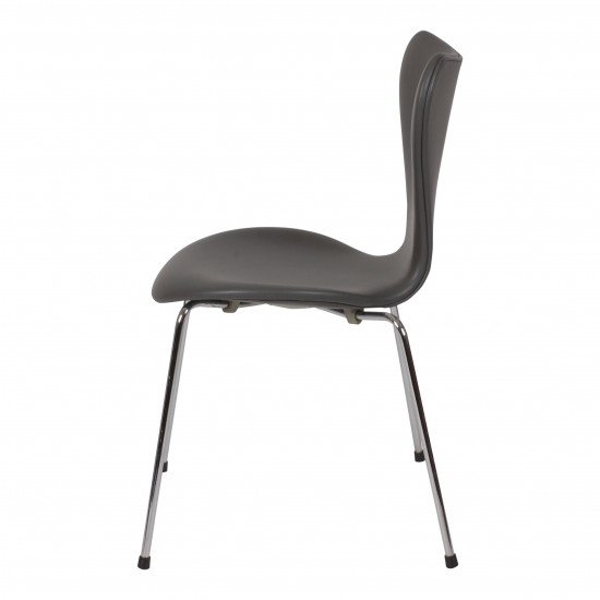 Arne Jacobsen syver stol, 3107, nypolstret i mørkegråt classic læder