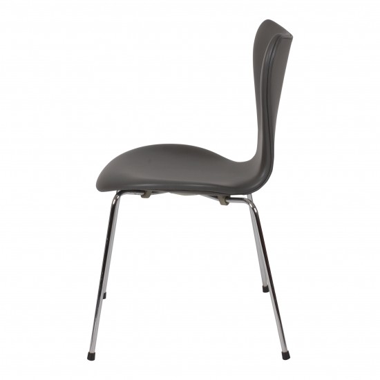 Arne Jacobsen seven chair, 3107, newly upholstered with dark grey leather