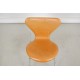 Set Arne Jacobsen Seven chairs in patinated cognac leather (6) 