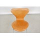 Set Arne Jacobsen Seven chairs in patinated cognac leather (6) 