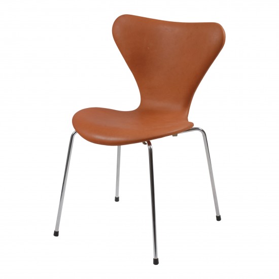 Arne Jacobsen syver stol, 3107, nypolstret i cognac anilin læder