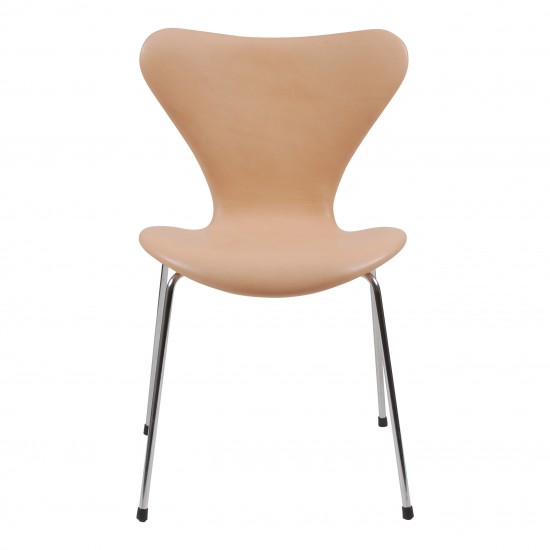 Arne Jacobsen seven chair, 3107, newly upholstered with natural leather