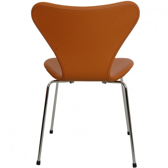 Arne Jacobsen Syver stol, 3107, nypolstret i cognac Nevada anilin læder