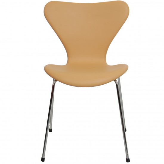 Arne Jacobsen seven chair, 3107, newly upholstered with Nature Nevada Anilin leather