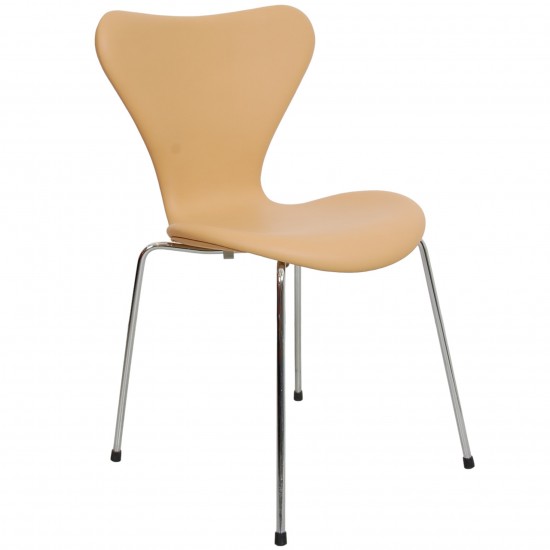 Arne Jacobsen seven chair, 3107, newly upholstered with Nature Nevada Anilin leather