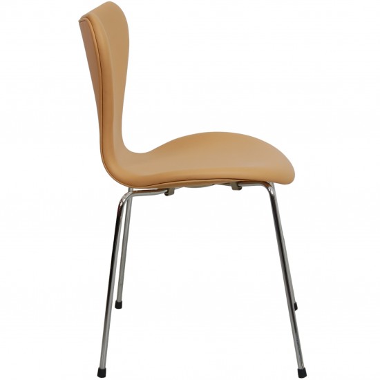Arne Jacobsen Syver stol, 3107, nypolstret i natur farvet Nevada anilin læder