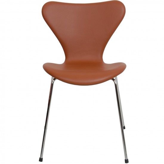 Arne Jacobsen seven chair, 3107, newly upholstered with Walnut Nevada Anilin leather