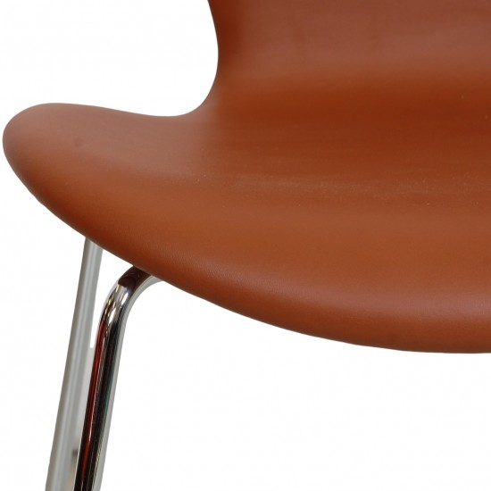 Arne Jacobsen seven chair, 3107, newly upholstered with Walnut Nevada Anilin leather