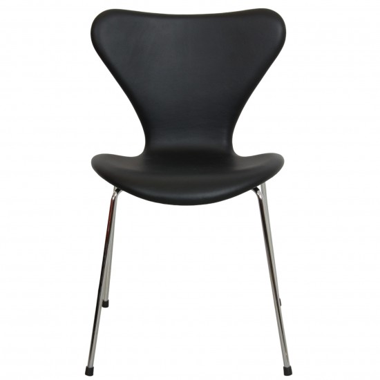 Arne Jacobsen seven chair, 3107, newly upholstered with black Nevada Anilin leather