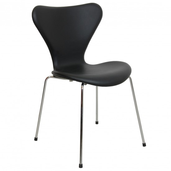 Arne Jacobsen Syver stol, 3107, nypolstret i sort Nevada anilin læder