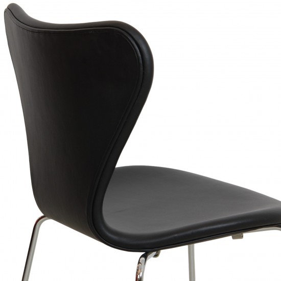 Arne Jacobsen seven chair, 3107, newly upholstered with black Nevada Anilin leather