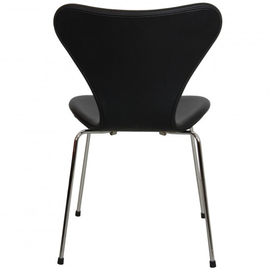 Arne Jacobsen Syver stol, 3107, nypolstret i sort Nevada anilin læder