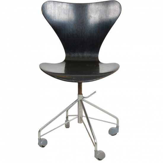 Arne Jacobsen kontorstol, 3117 sort lazur 