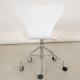 Arne Jacobsen Seven office chair 3117 white lacquered 