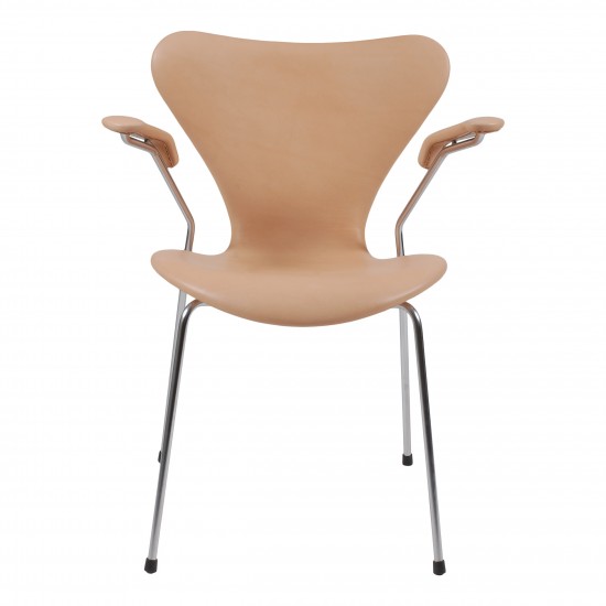Arne Jacobsen Seven armchair, 3207, newly upholstered with natural leather