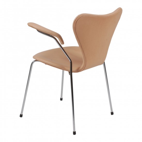 Arne Jacobsen Seven armchair, 3207, newly upholstered with natural leather
