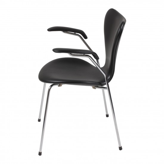 Arne Jacobsen seven armchair, 3207, newly upholstered with black classic leather