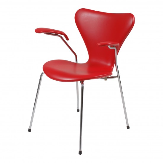 Arne Jacobsen Seven armchair, 3207, newly upholstered with red classic leather