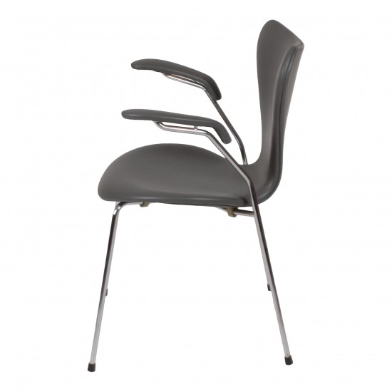 Arne Jacobsen Seven armchair, 3207, newly upholstered with dark grey classic leather