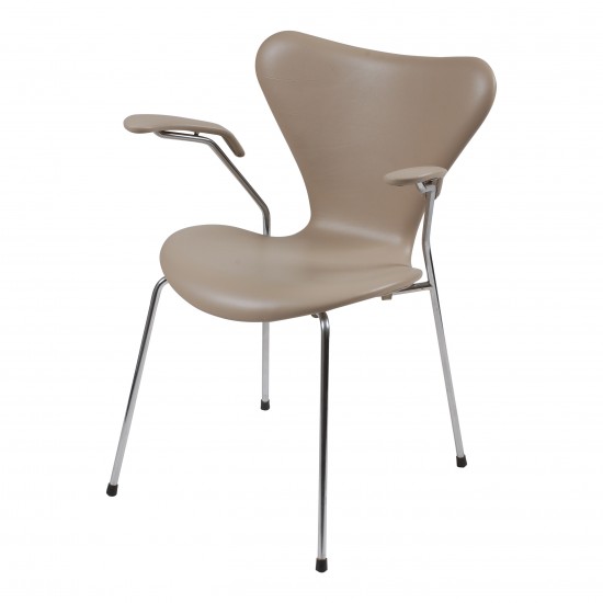 Arne Jacobsen Seven armchair, 3207, newly upholstered with grey classic leather