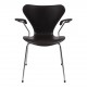 Arne Jacobsen Syver armstol, 3207, nypolstret i sort anilin læder 