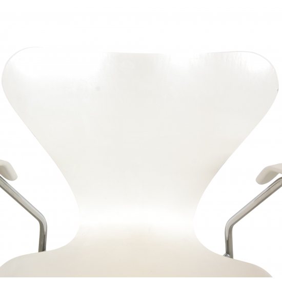Arne Jacobsen 3207 Seven armchair white