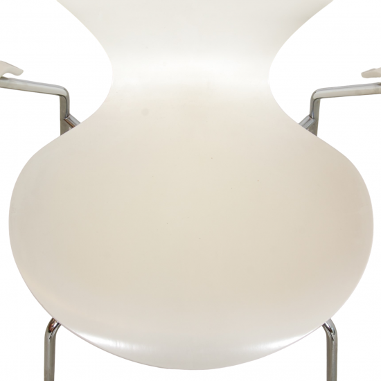 Arne Jacobsen 3207 Seven armchair white