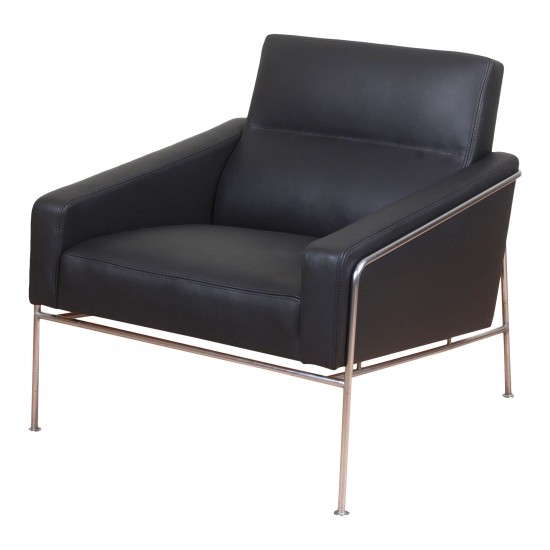 Arne Jacobsen Airport chair newly upholstered with black bison leather