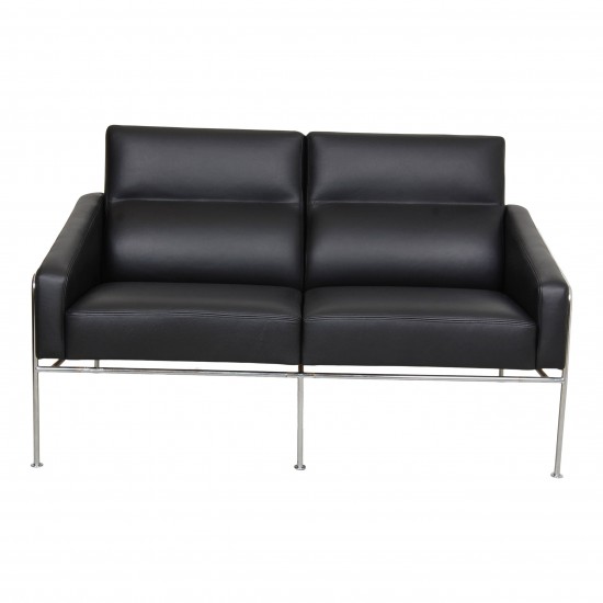 Arne Jacobsen 2pers Airport sofa newly upholstered with black bison leather