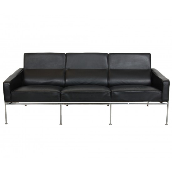 Arne Jacobsen 3.seater 3303 sofa in black leather