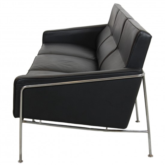 Arne Jacobsen 3.seater 3303 sofa in black leather